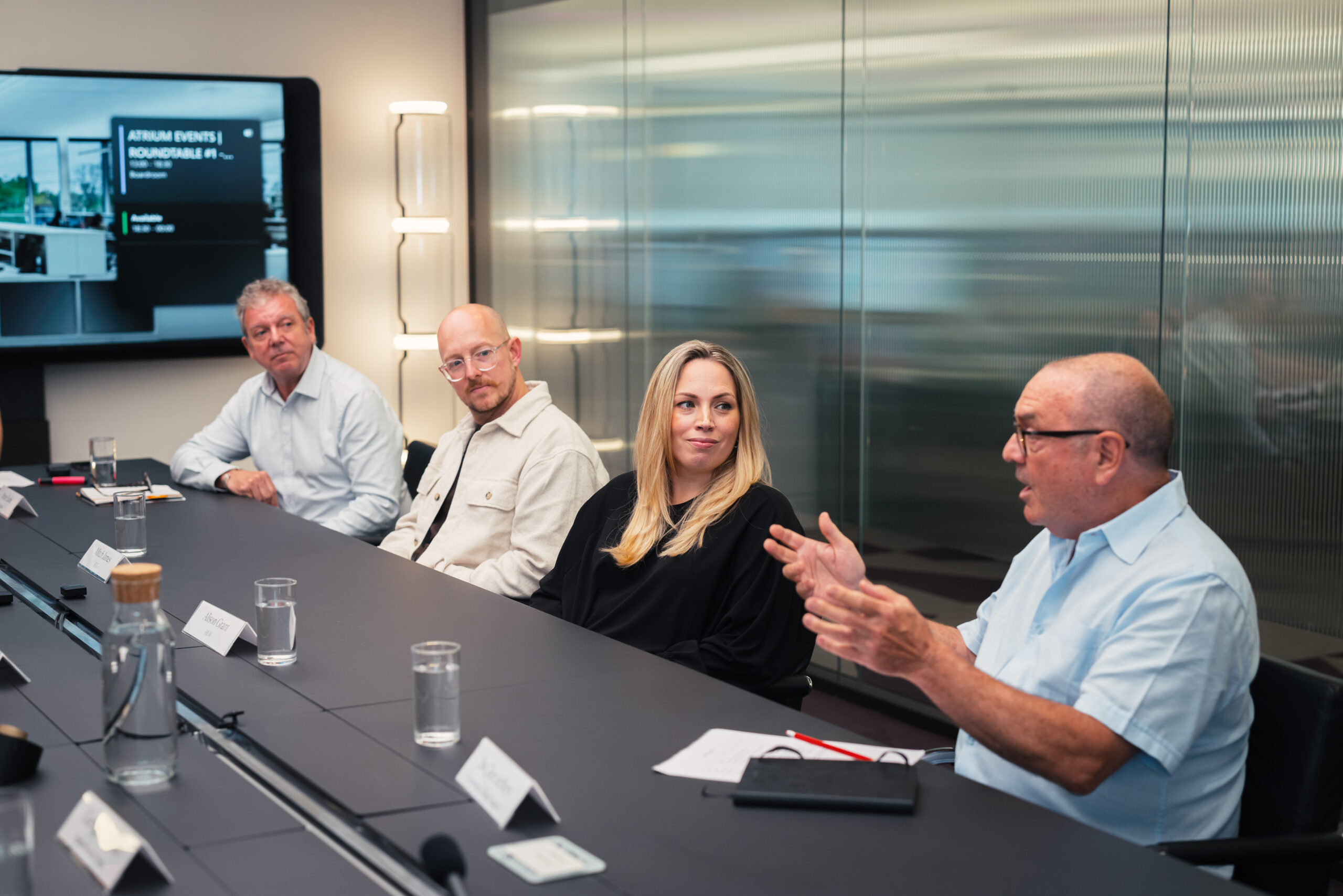 Designing Productive and Healthy Workspaces through Artificial and ...
